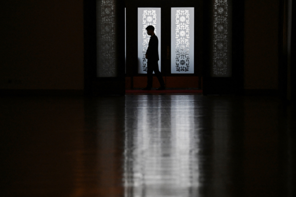 中共兩會在即 分析:經濟民生難題無解