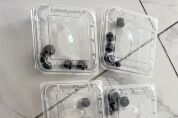 大陸直播間8盒藍莓賣69.9元 每盒僅有幾顆