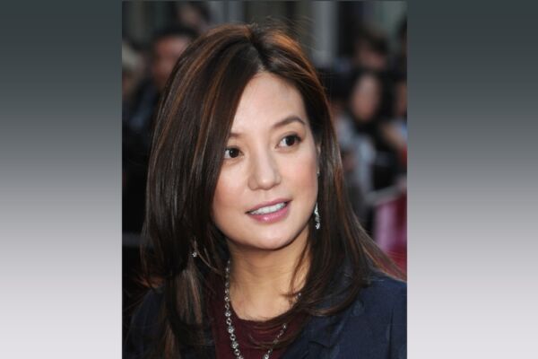 趙薇離婚後首晒照 穿黑色麻衣疑皈依佛教