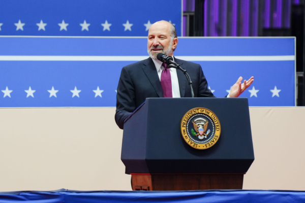 美商務部長籲盟國聯手遏制中共獲得芯片