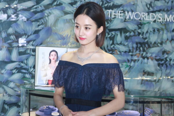 拍打鬥戲保護對手假鼻 趙麗穎改變動作獲讚