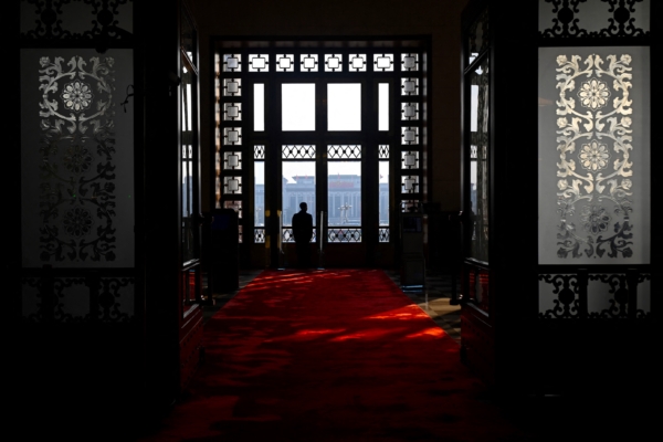 關稅壓頂 中共開會被指如辦喪事 學者爆內幕