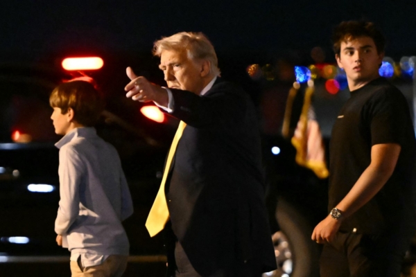 回應暫時免稅 川普:芯片等將面臨國安關稅