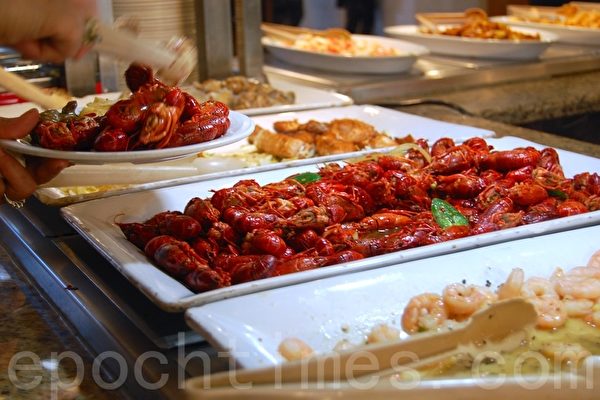 中國小龍蝦價格腰斬 商家叫苦