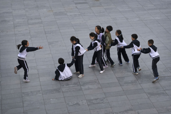 前教培人士談教育內捲:中國教育被商業化