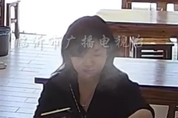 上海一餛飩舖發生令人作嘔事件 視頻引震驚