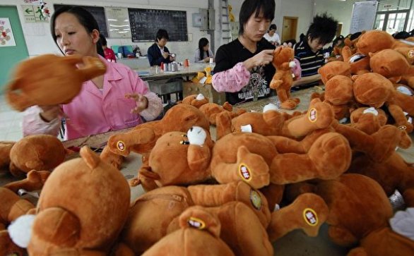 中国传统制造业出口全面下滑 企业加速外迁