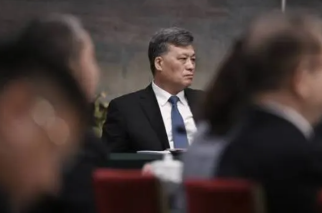 中共新一波清洗? 传空军司令「置留约谈」期间猝死 政治局委员也「蒸发」