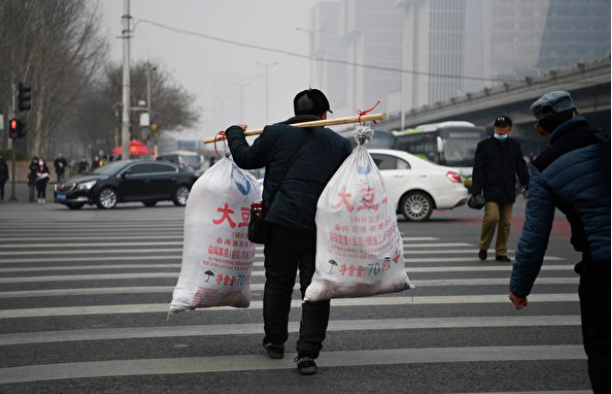 聚焦中国底层困境 32部纪录片遭全网封杀