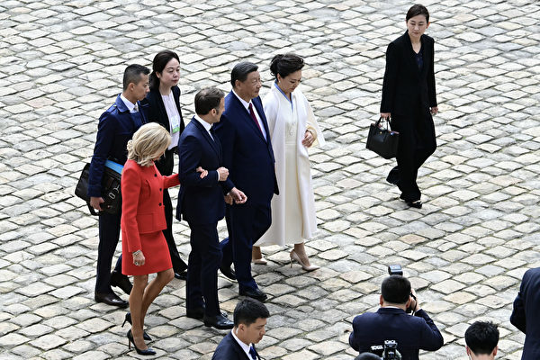 習訪法再出醜 白衣黑杯被指不吉利