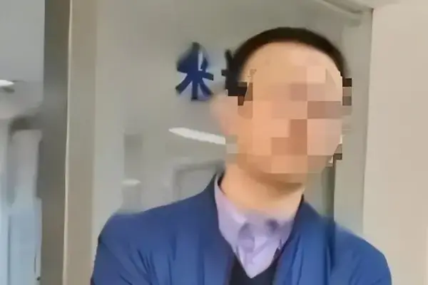 躲避市民提問 西安一副局長從廁所跳窗逃離