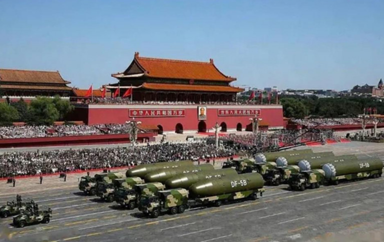 中共九三阅兵前夕气氛严肃,有人忙打卡有人回家难,分析:错误抗战叙事强势主导国际秩序