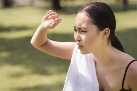 太热「伤脑筋」 医:脑当机恐认知混乱、情绪失控