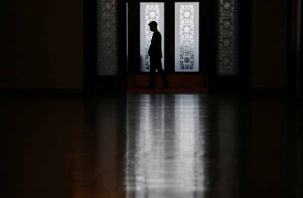 王友群:中共四中全会前会「抛出」何卫东吗?