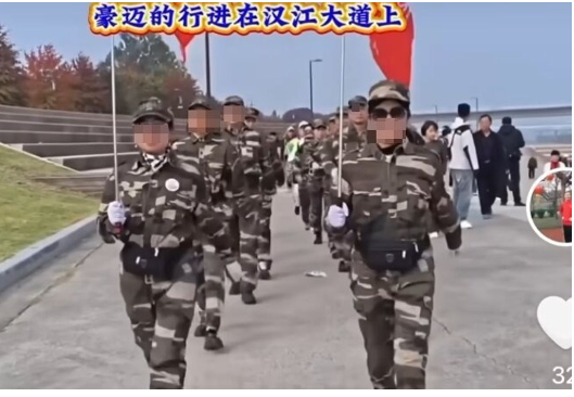 韩国快被中国占领!到处都是中共式阅兵与解放军歌 韩乡民气炸