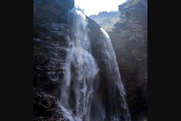 江西旅客野遊被困1人亡 獲救者被當局追要7.4萬