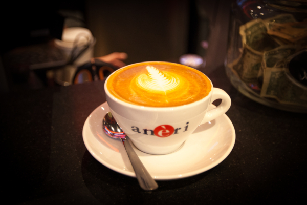 一杯咖啡賣12899元 上海天價咖啡引熱議