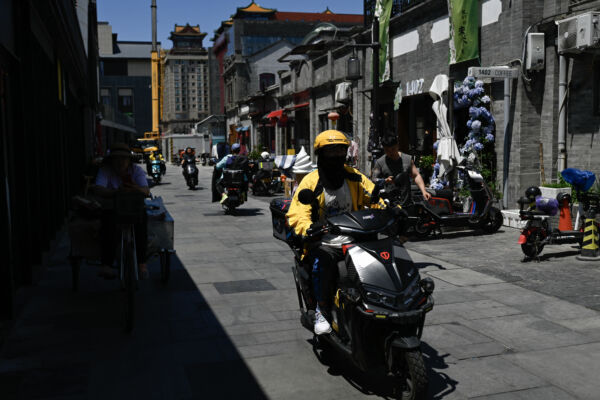 中國外賣三巨頭內捲嚴重 半年少賺近800億元