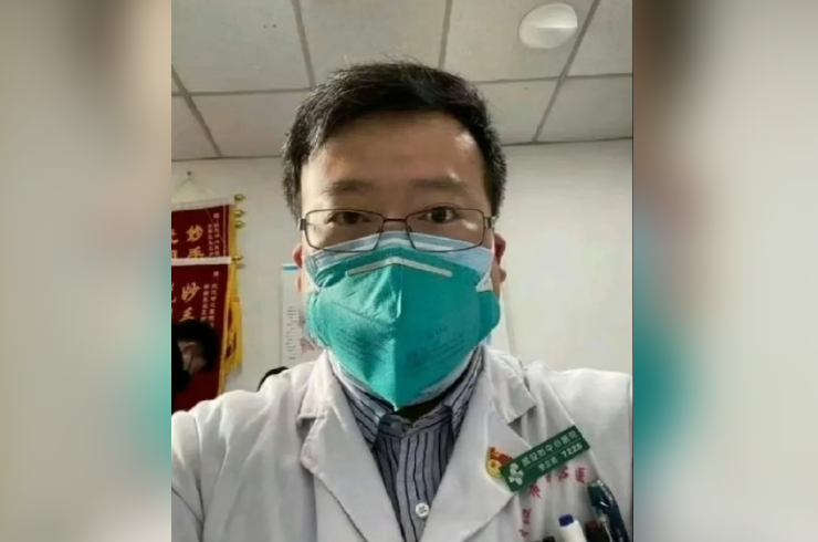 六年不忘真相?——李文亮逝世6周年,声音仍在哭墙与光影间回荡