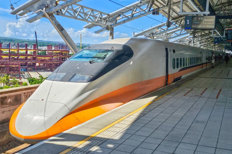 國鐵昆明局檢測列車撞人致11死2傷 僅被罰300萬
