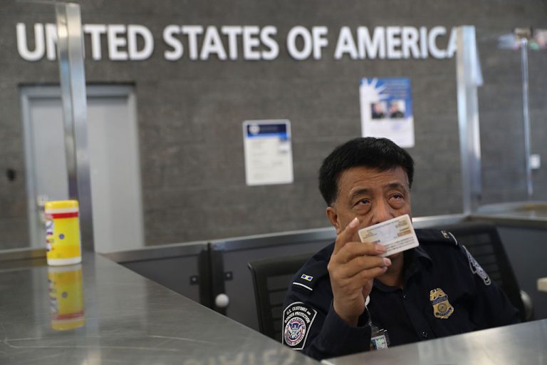 中國男隱瞞黨籍赴美遭捕 專家籲早與中共切割